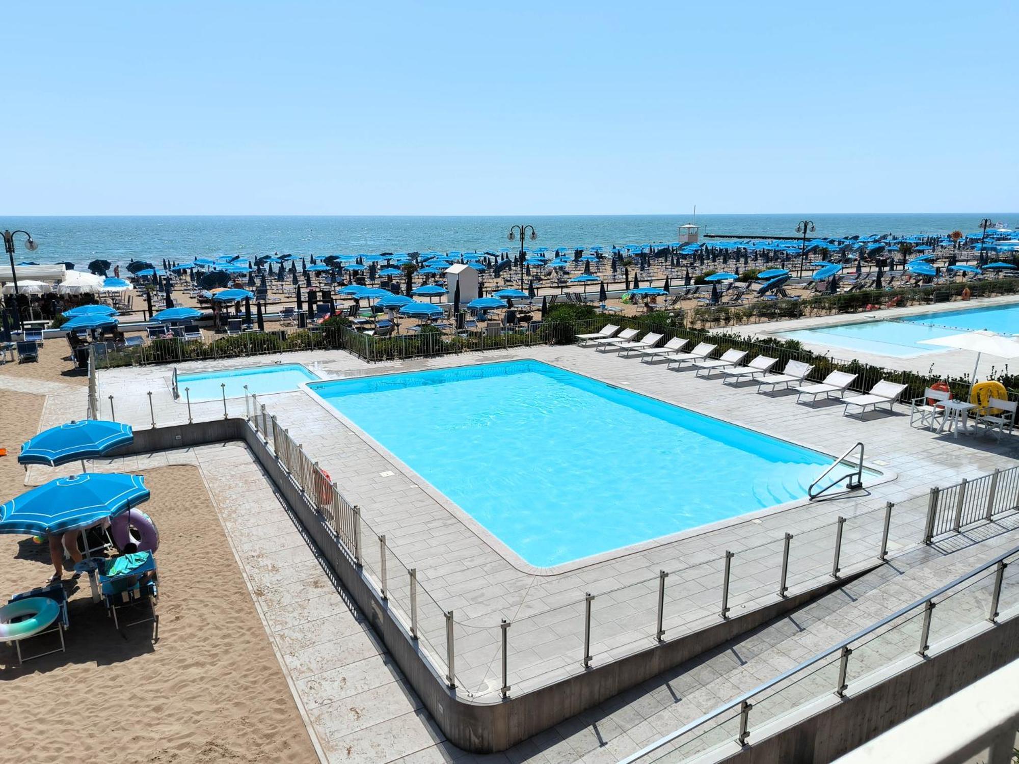 Apollo Fronte Mare Daire Lido di Jesolo Dış mekan fotoğraf