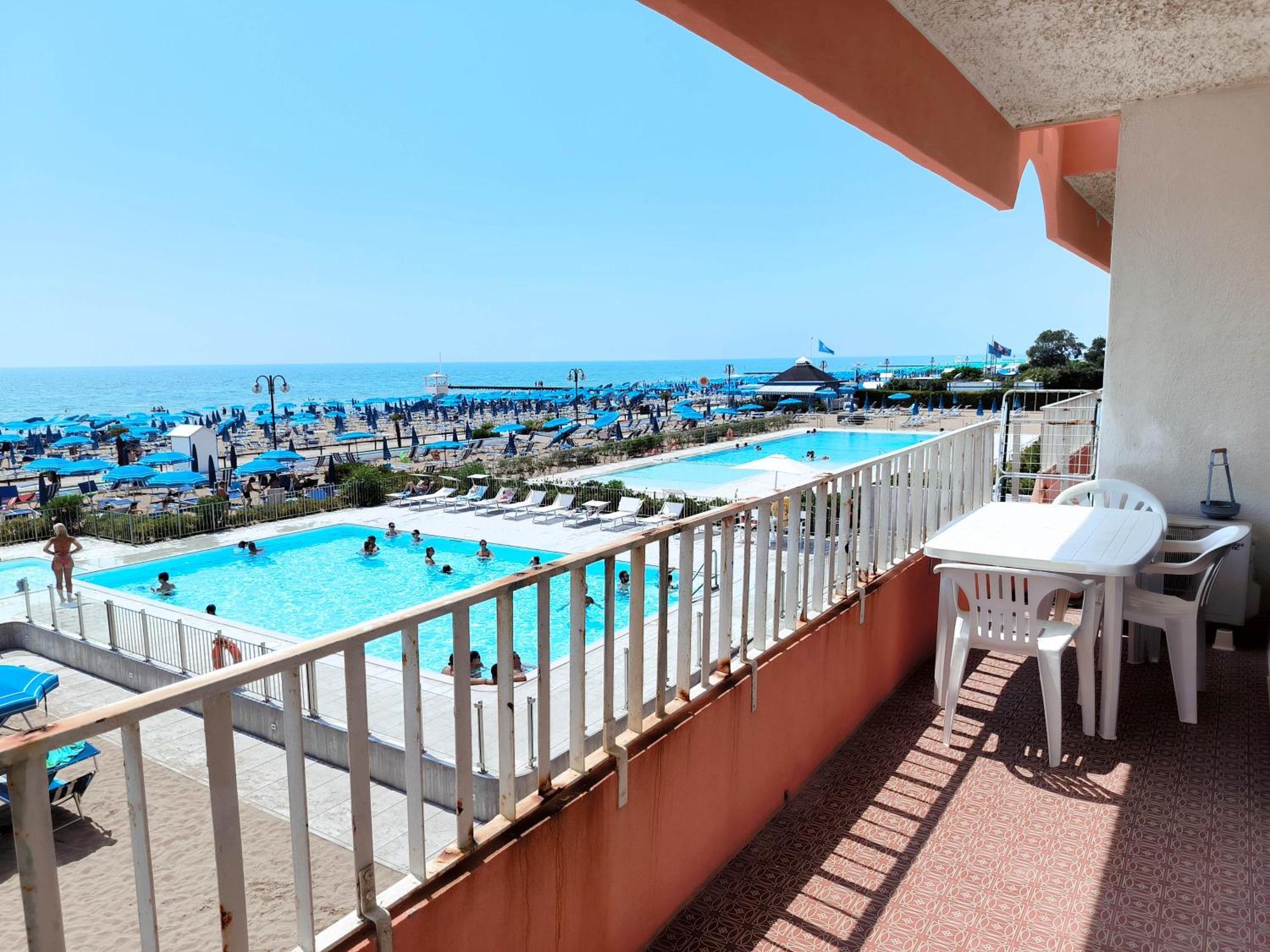 Apollo Fronte Mare Daire Lido di Jesolo Dış mekan fotoğraf